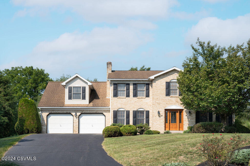 100 GOLFVIEW Drive