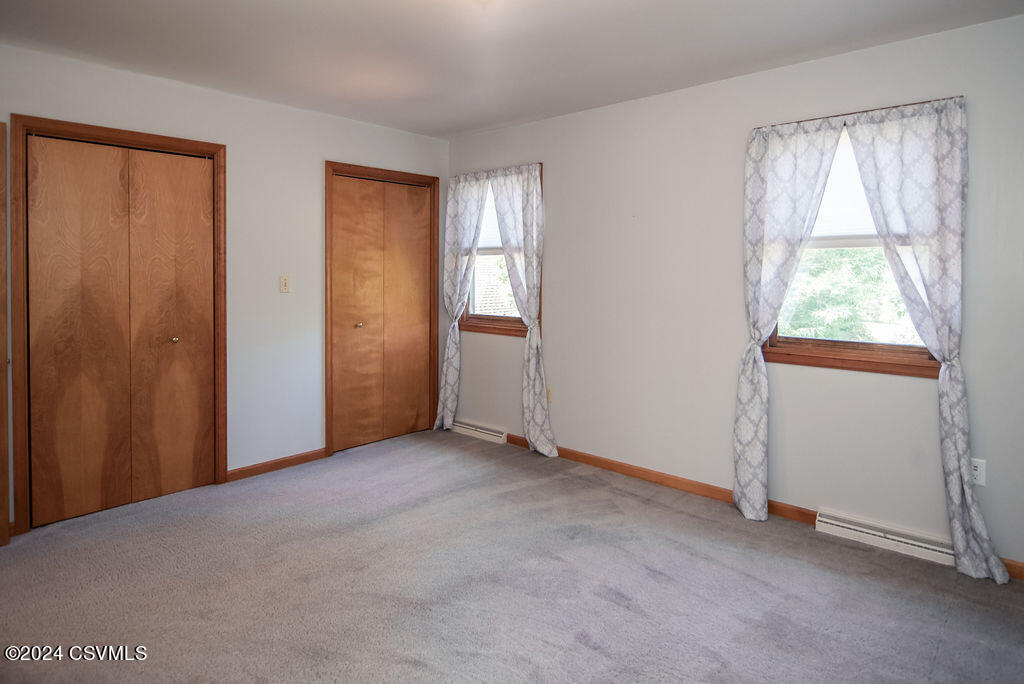 100 GOLFVIEW Drive