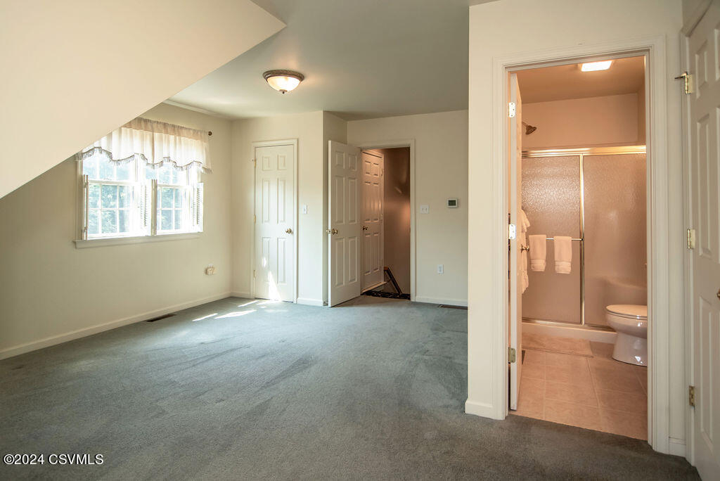 100 GOLFVIEW Drive