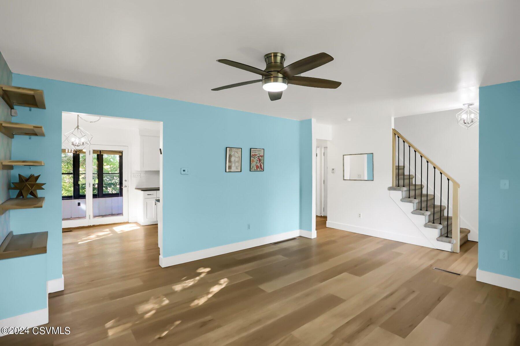 218 LAMPLIGHT Lane