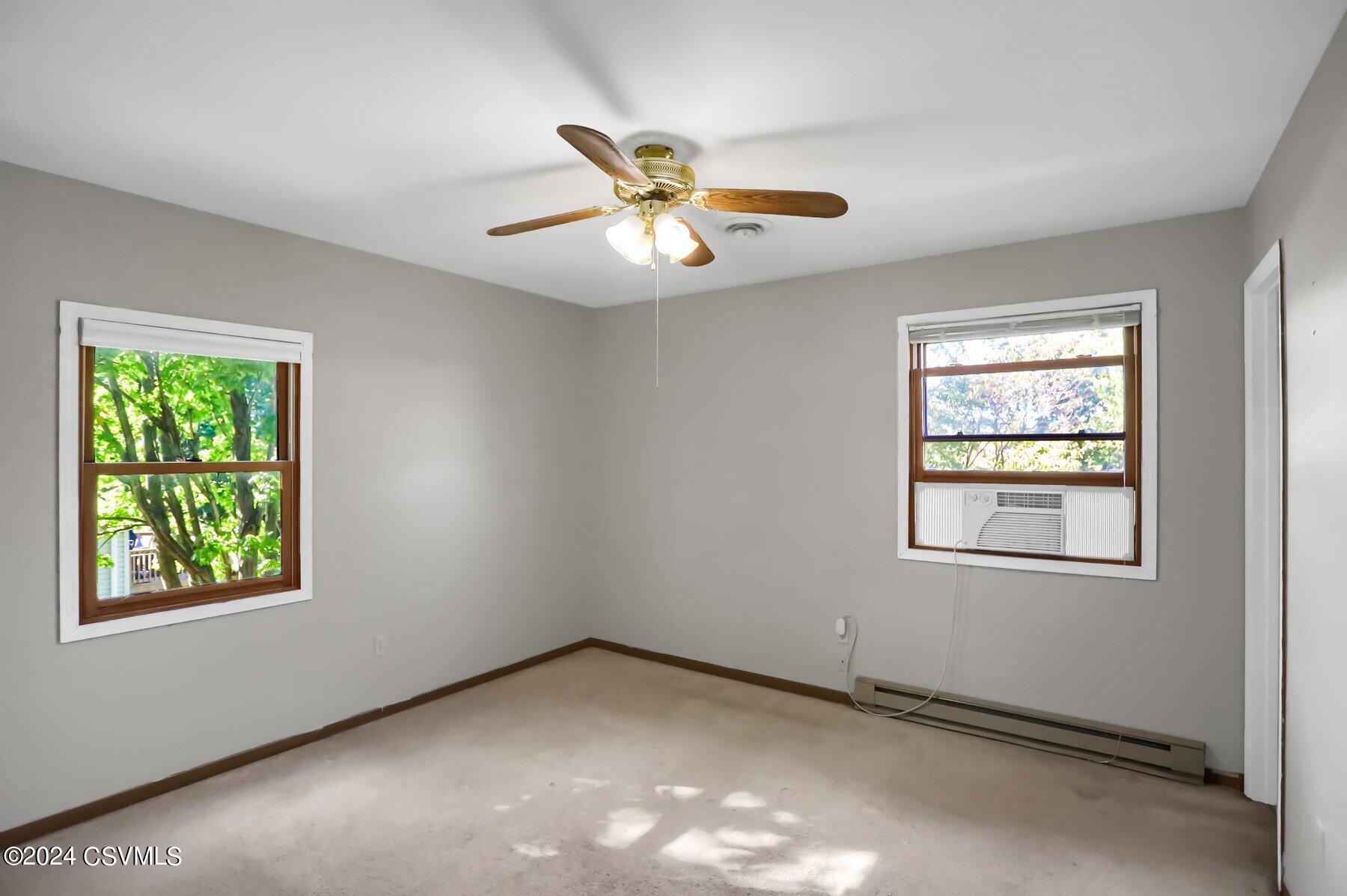 218 LAMPLIGHT Lane