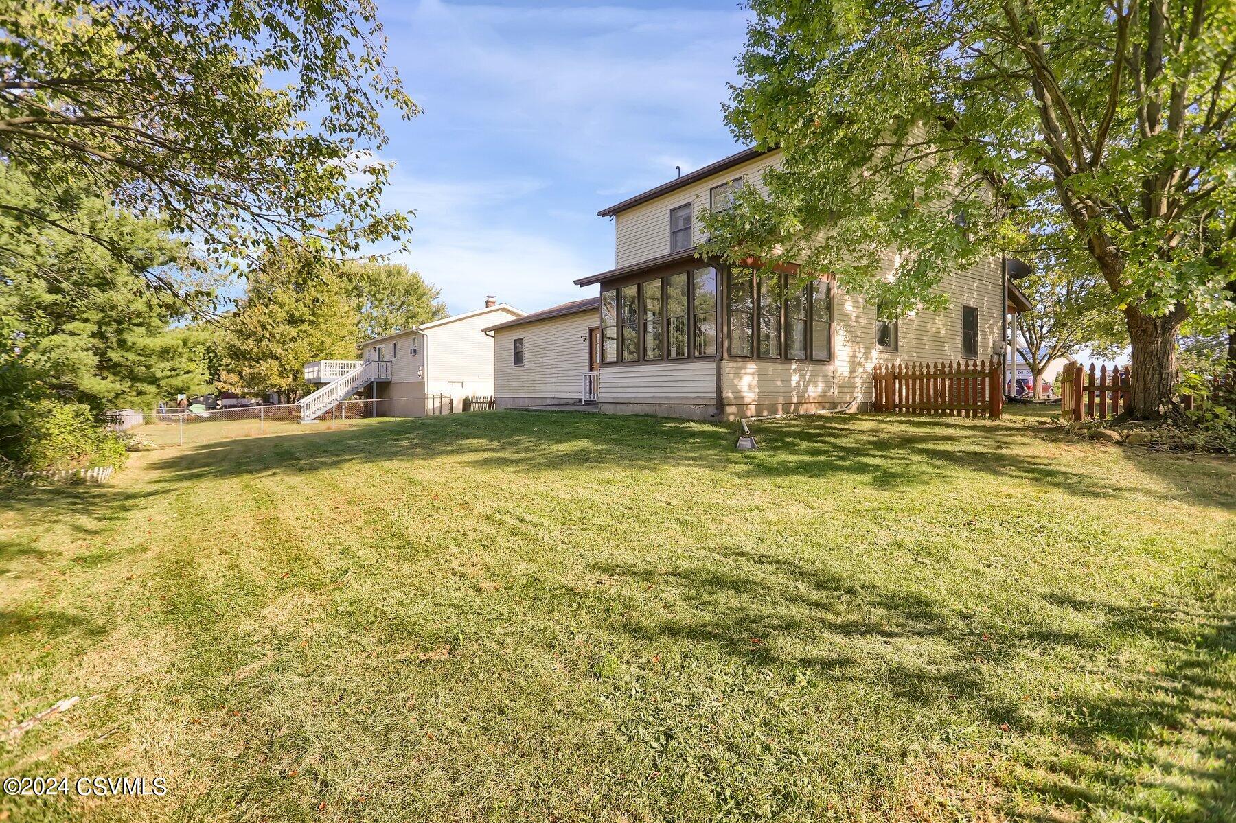 218 LAMPLIGHT Lane