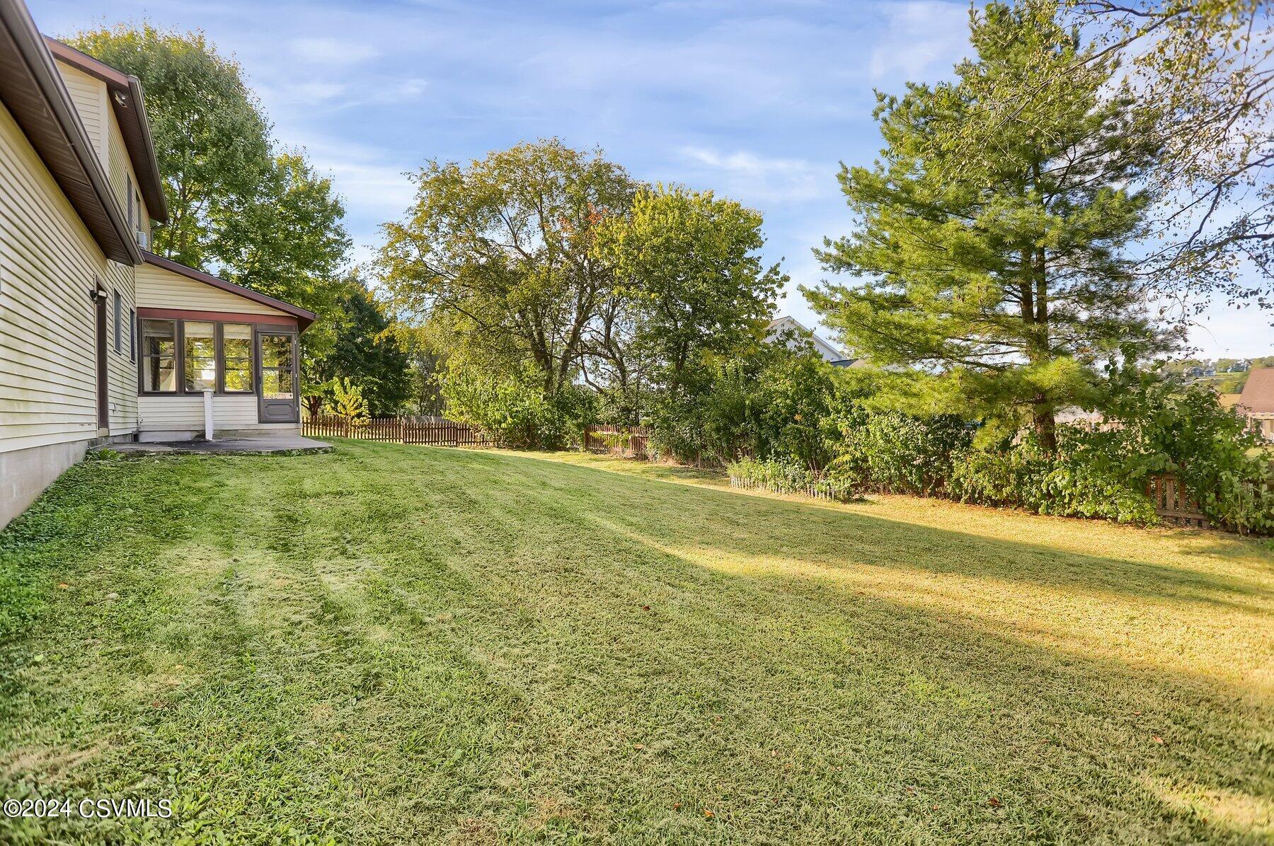 218 LAMPLIGHT Lane