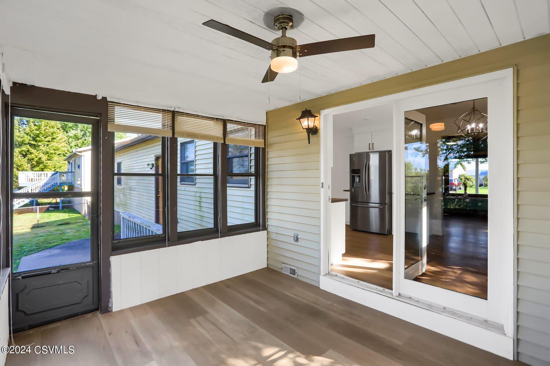 218 LAMPLIGHT Lane