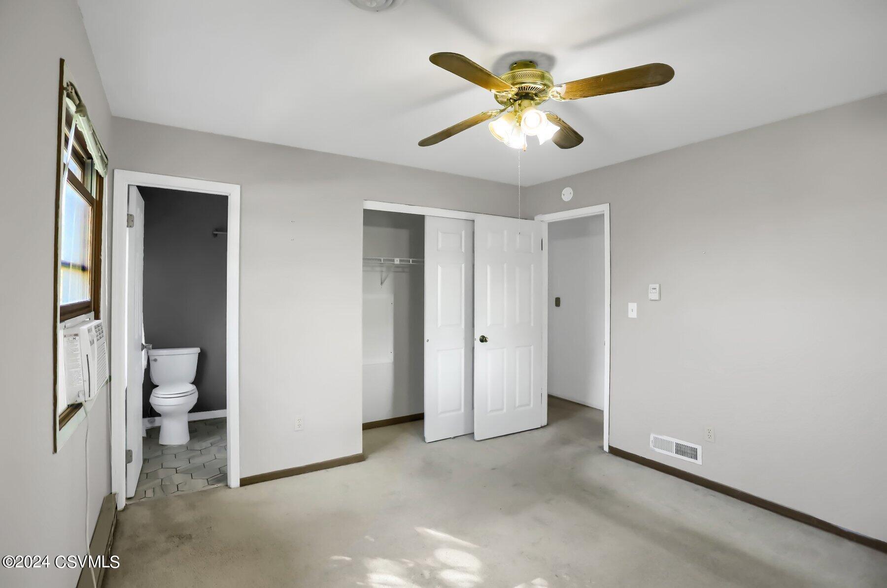 218 LAMPLIGHT Lane