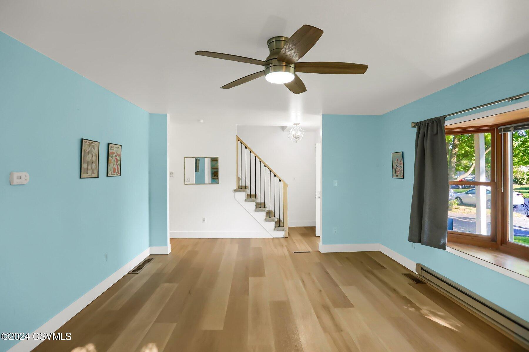 218 LAMPLIGHT Lane