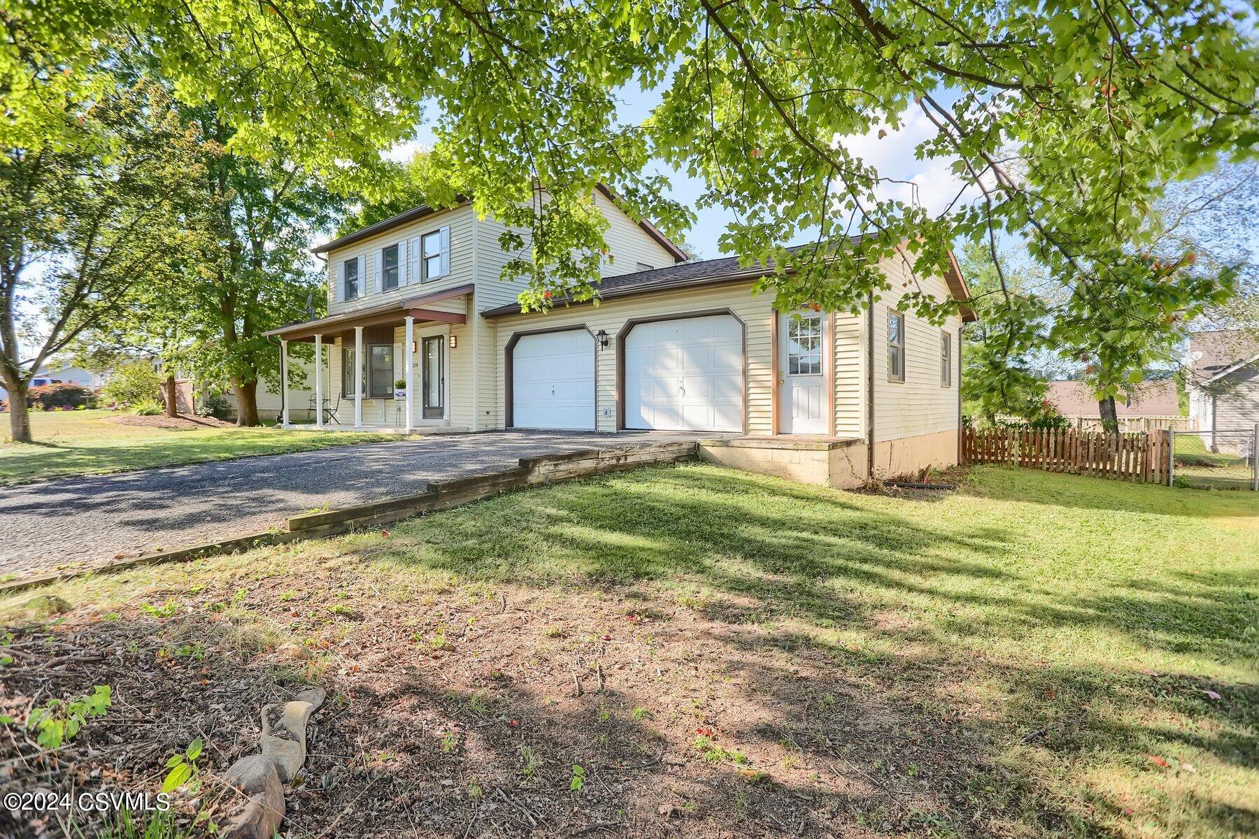 218 LAMPLIGHT Lane