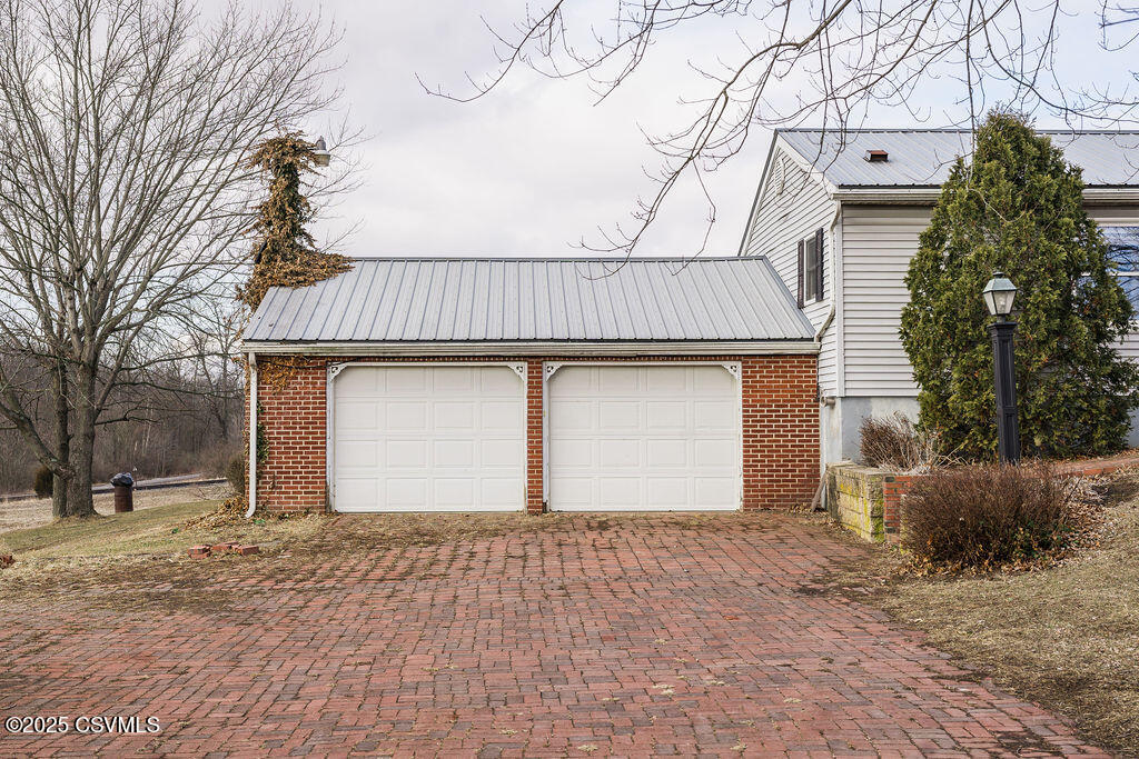 809 COUNTY LINE Road