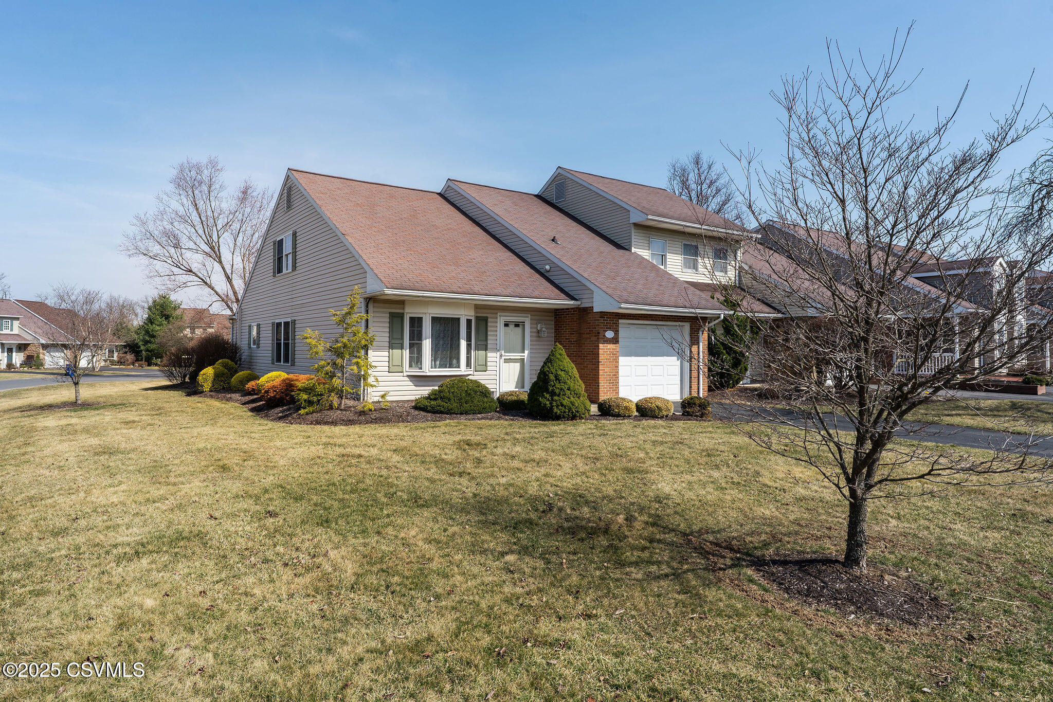216 BIRCHTREE Lane