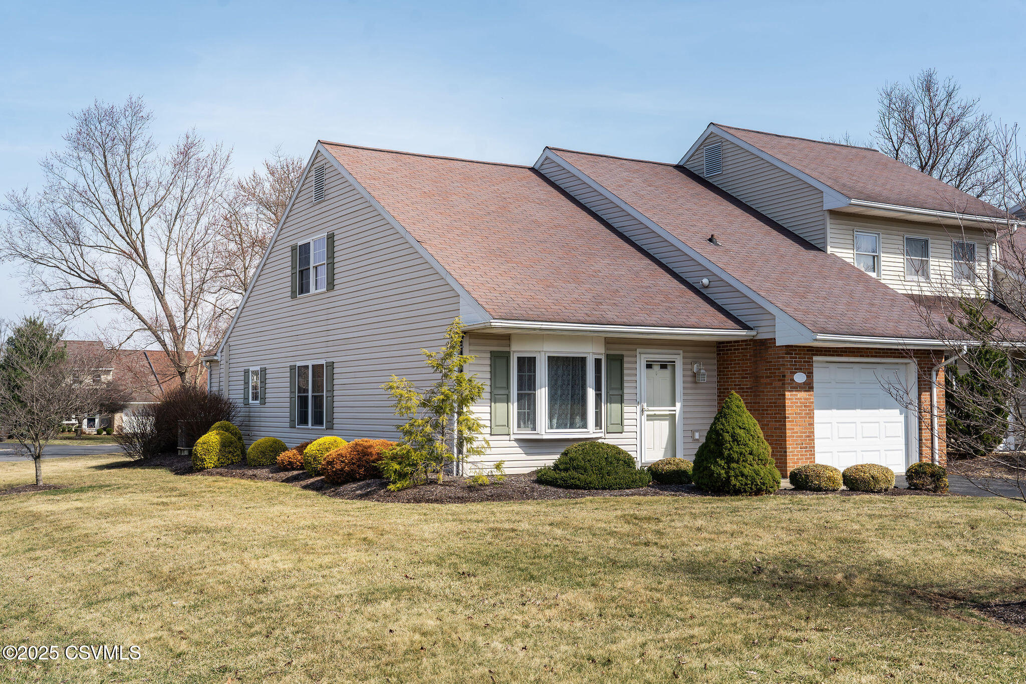 216 BIRCHTREE Lane