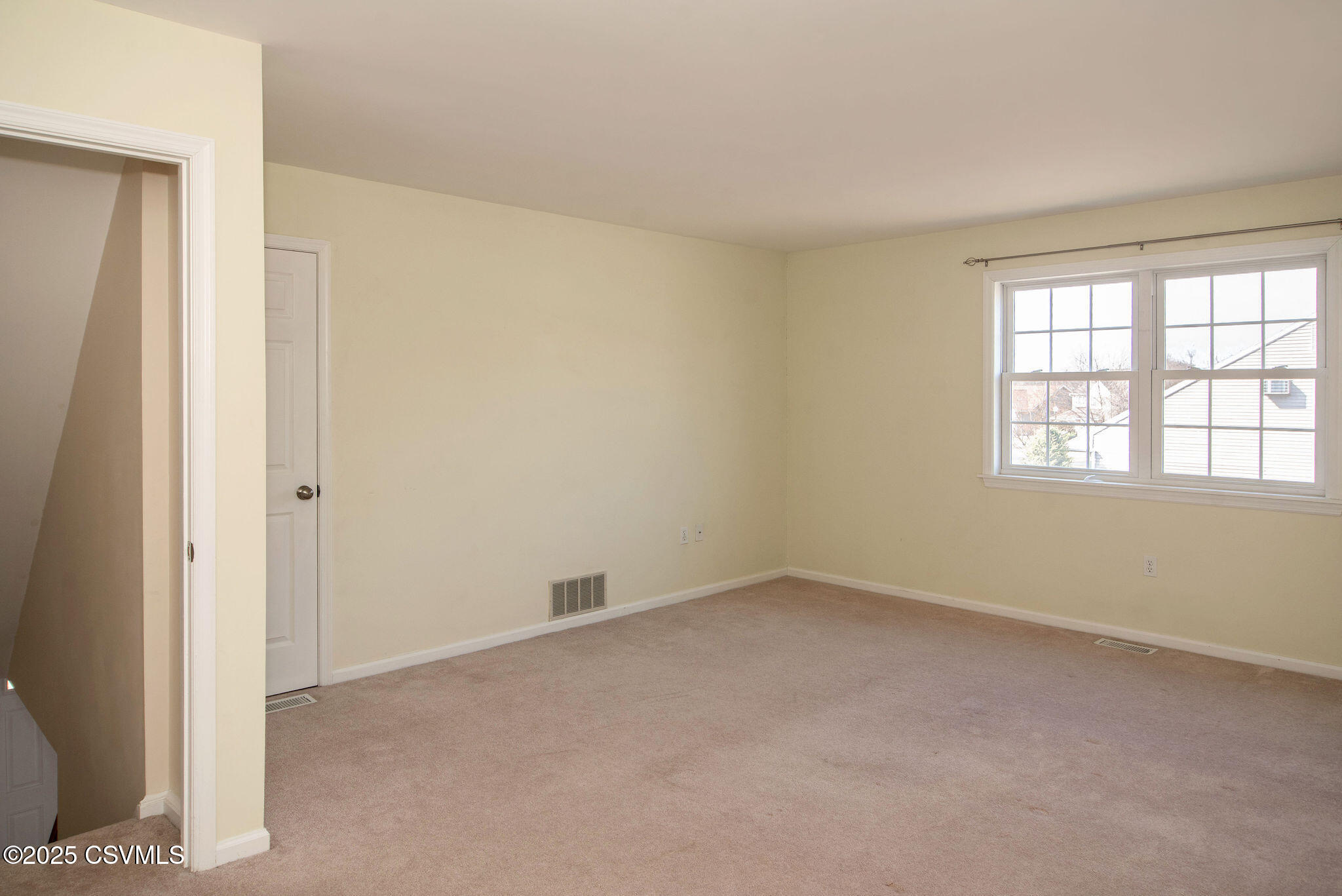 216 BIRCHTREE Lane