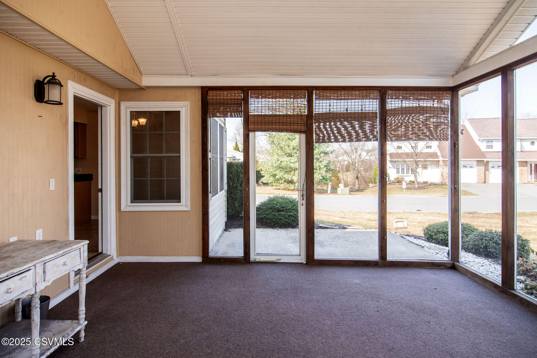 216 BIRCHTREE Lane