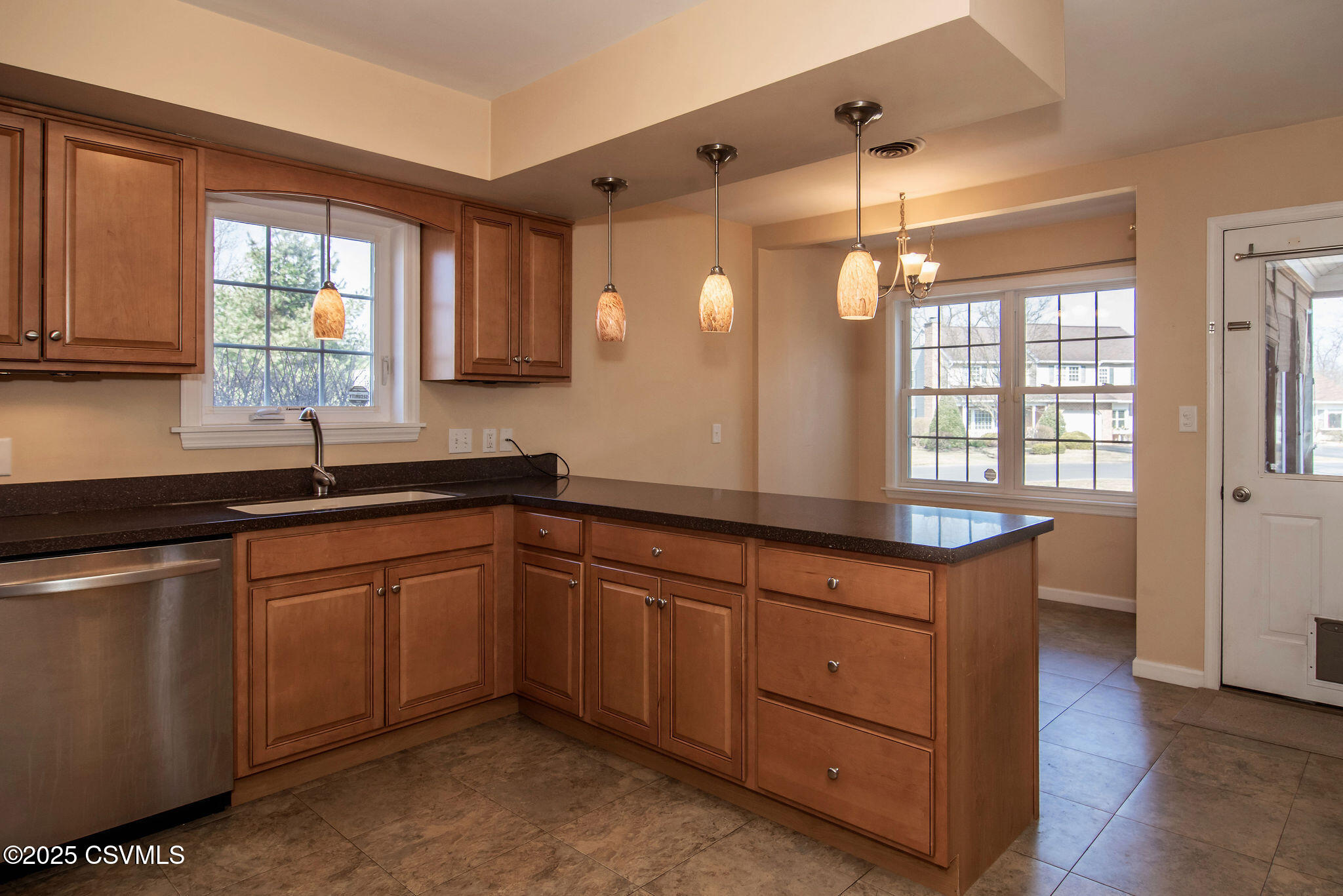 216 BIRCHTREE Lane