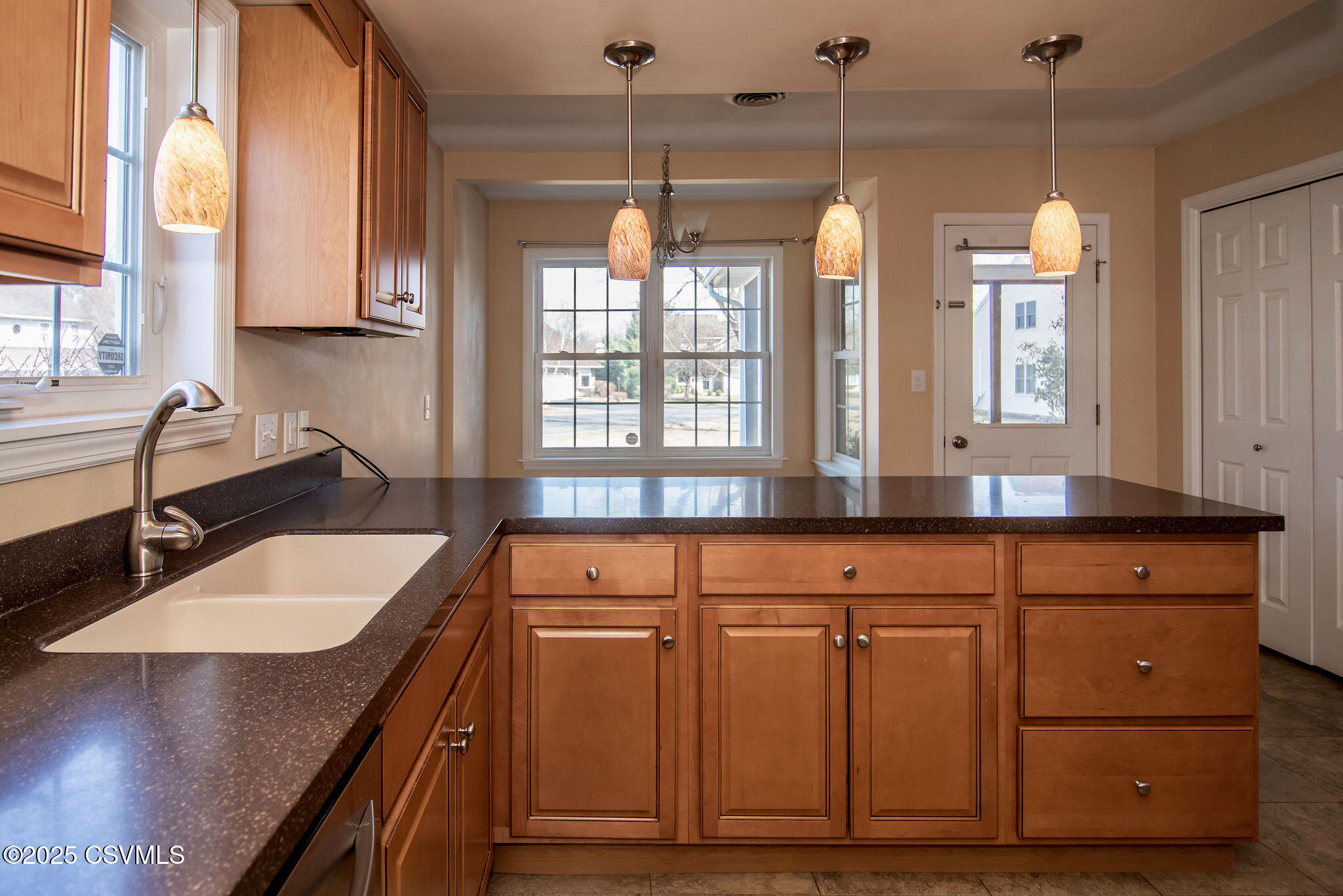 216 BIRCHTREE Lane