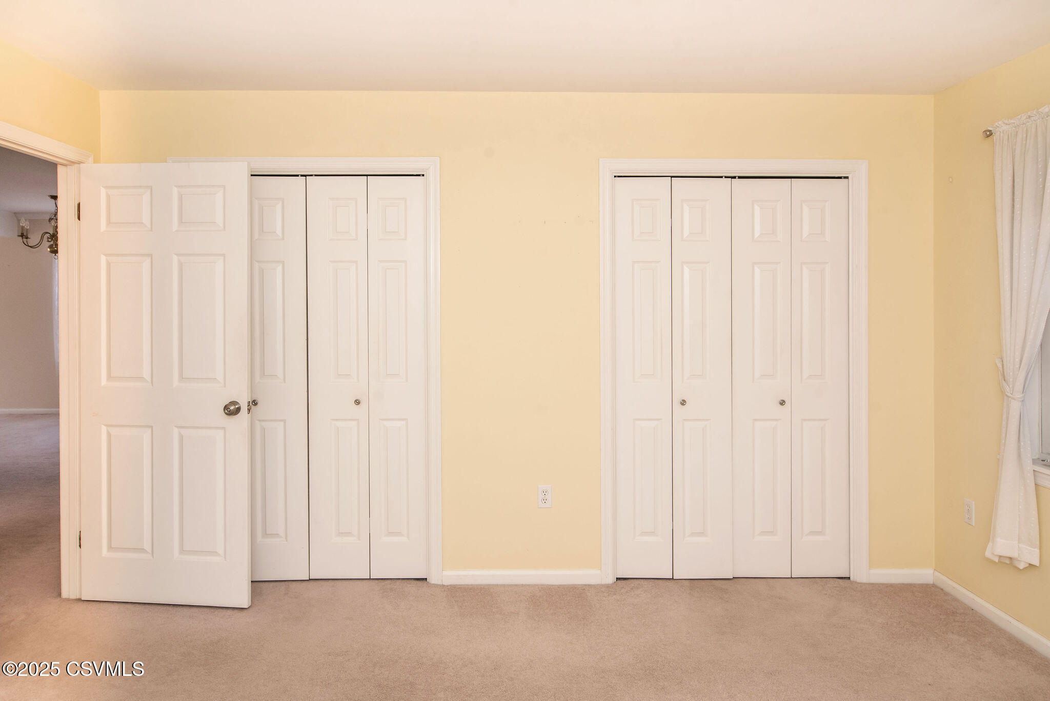 216 BIRCHTREE Lane