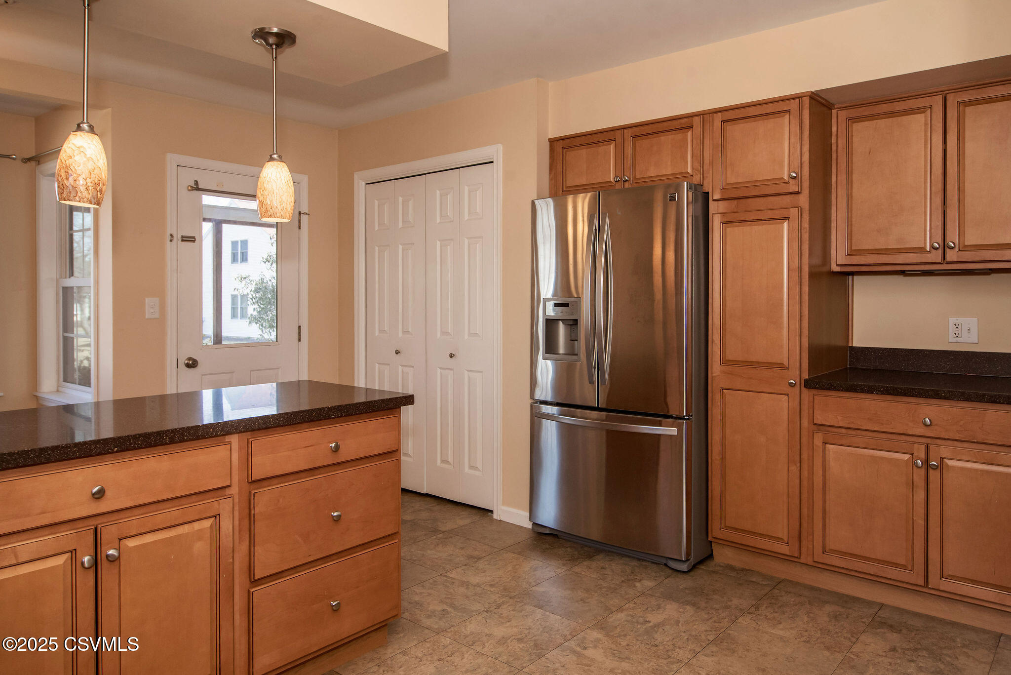 216 BIRCHTREE Lane