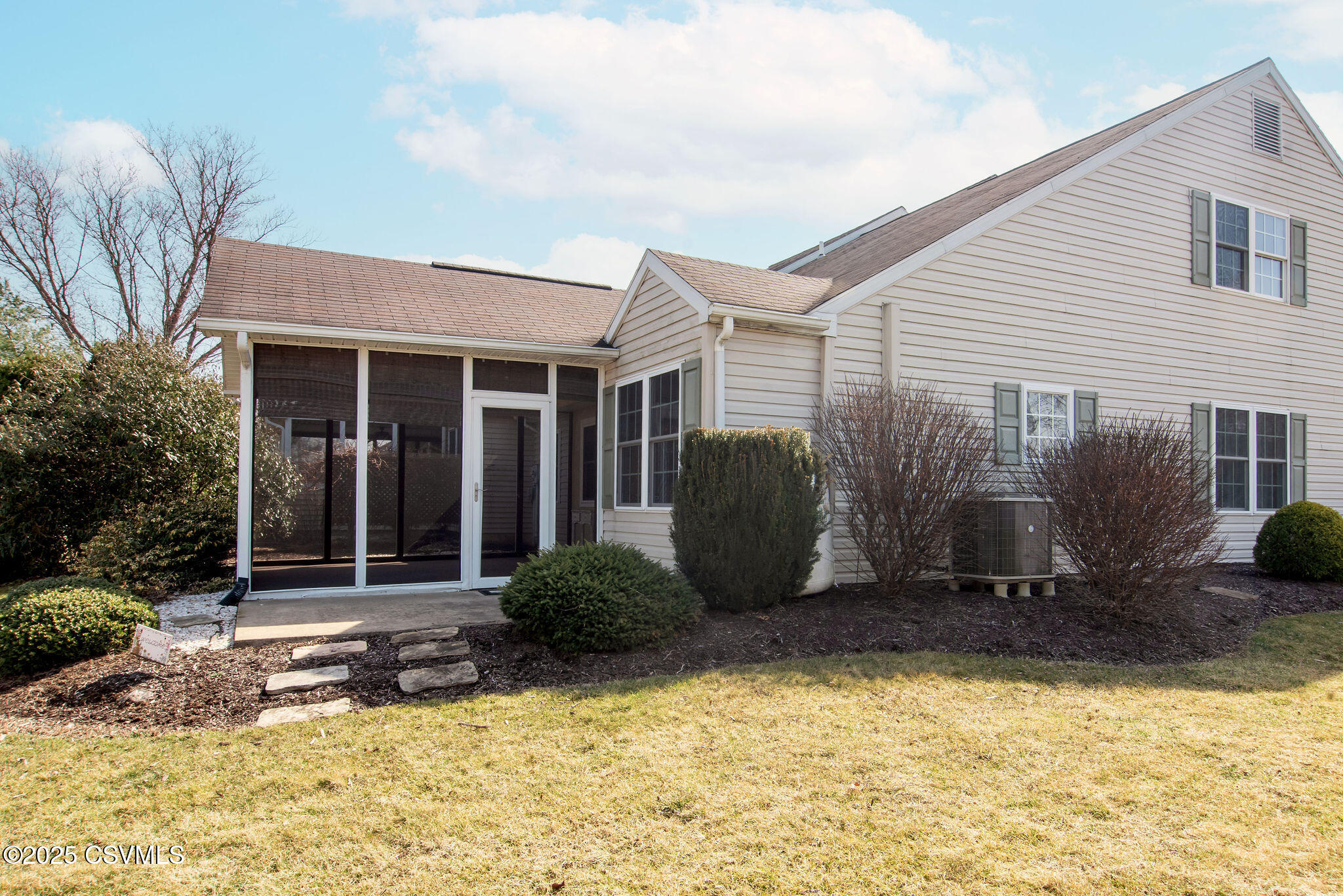 216 BIRCHTREE Lane