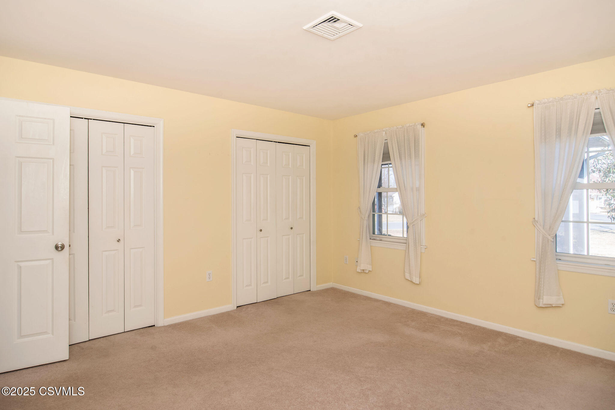 216 BIRCHTREE Lane