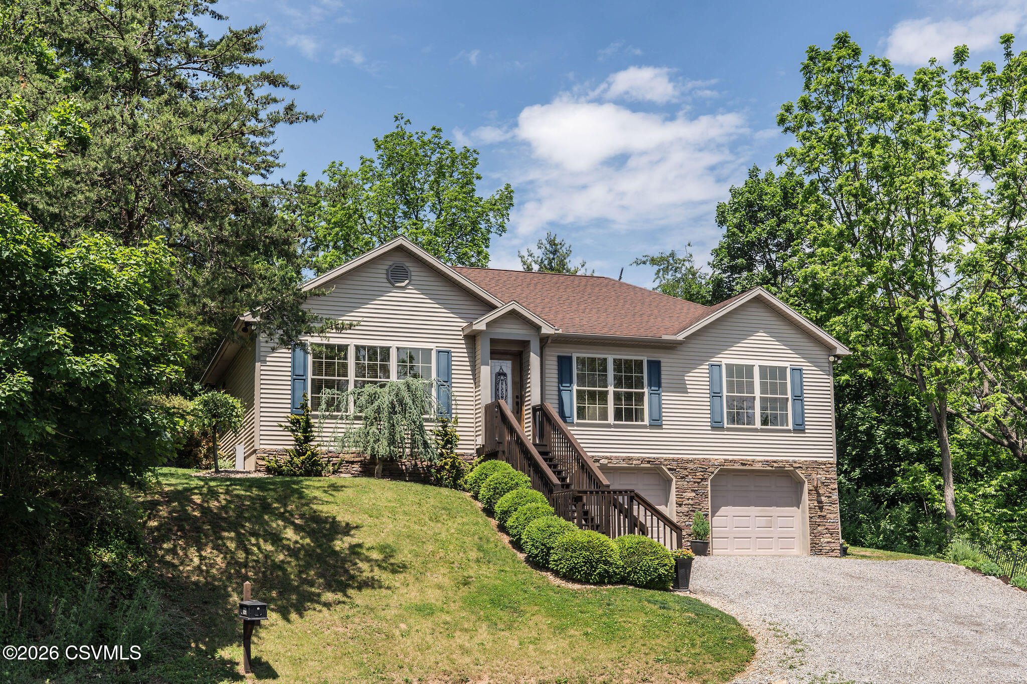 105 BRIAR Lane