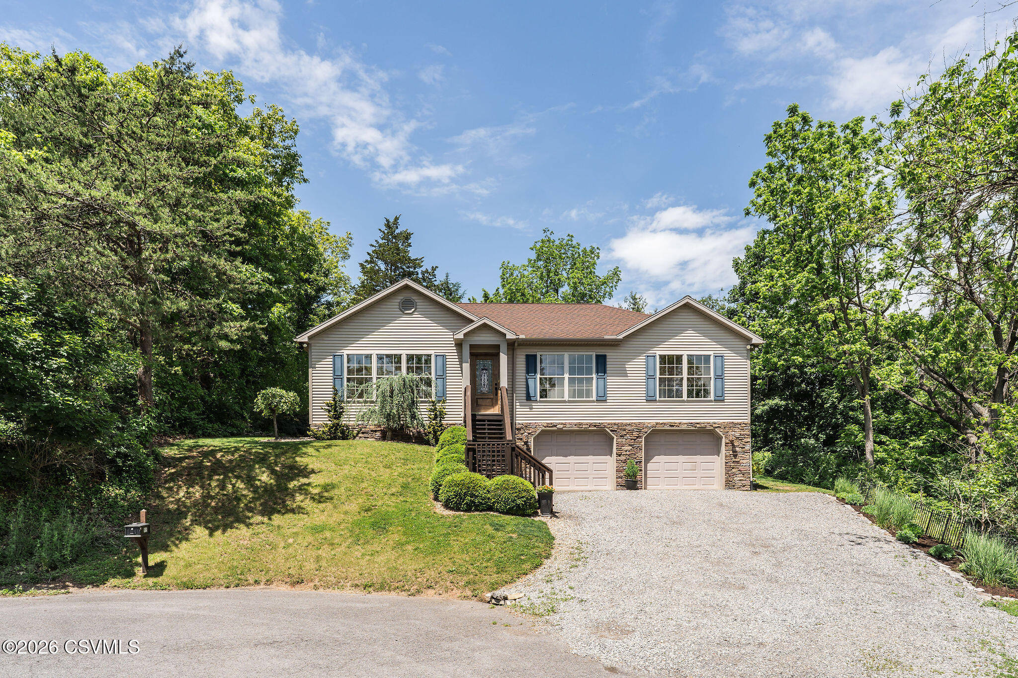 105 BRIAR Lane