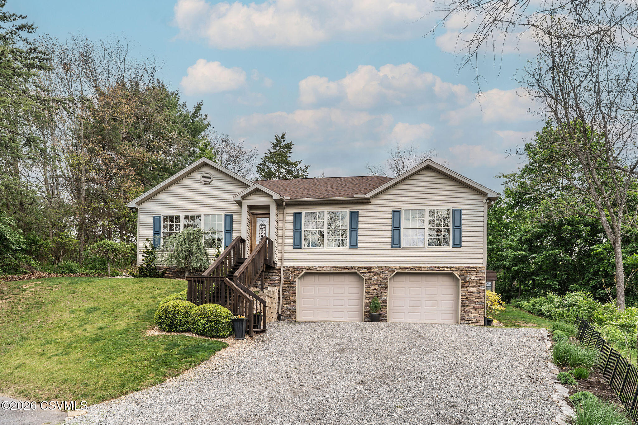 105 BRIAR Lane