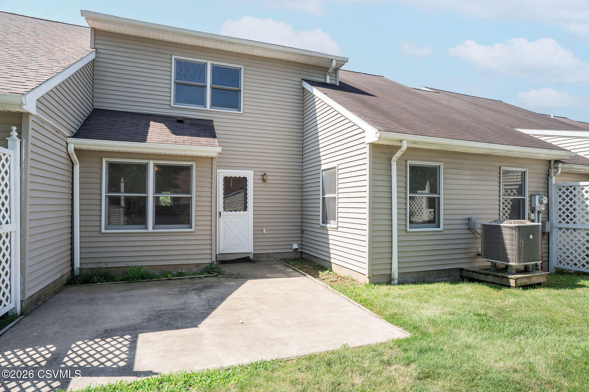 212 BIRCHTREE Lane