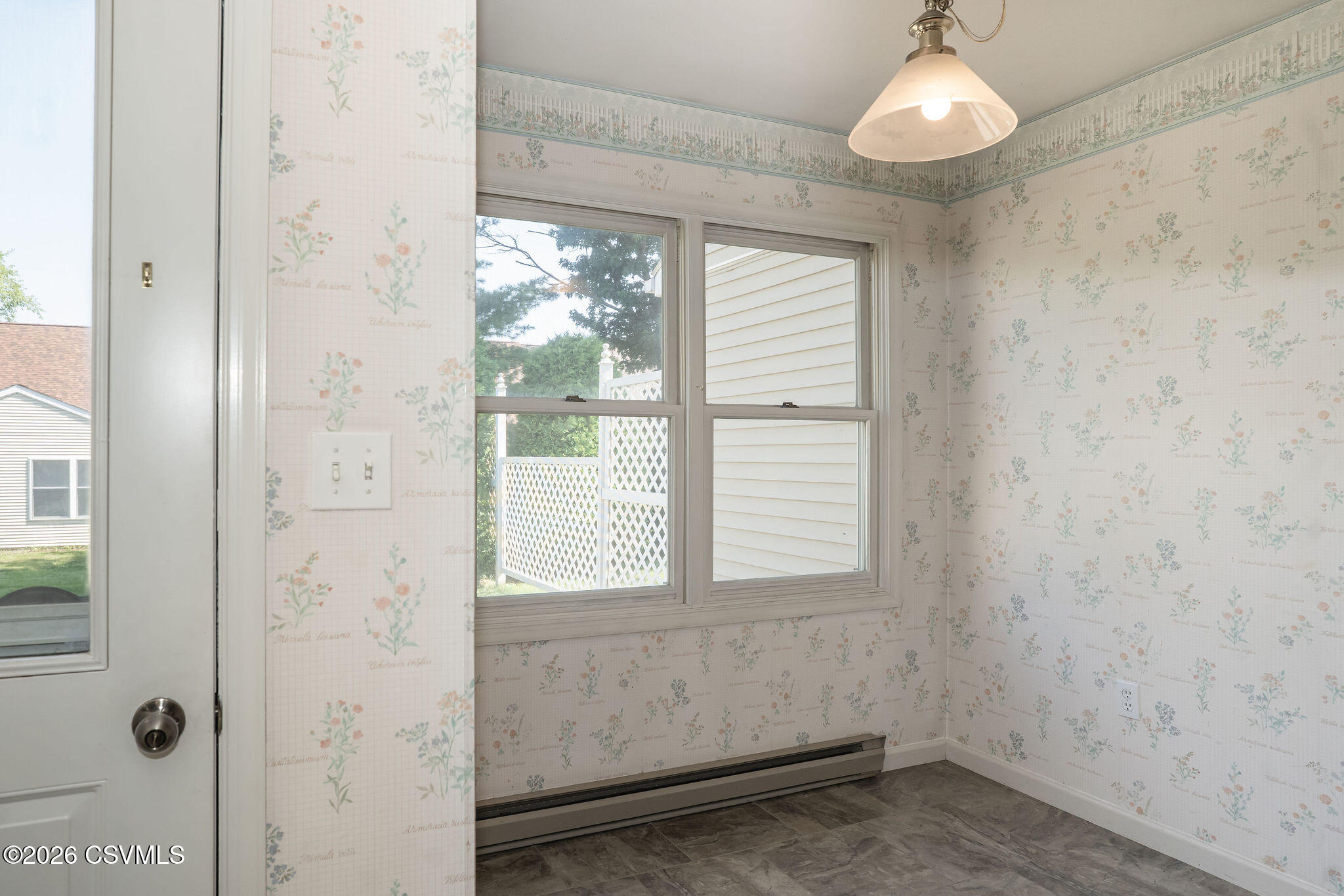 212 BIRCHTREE Lane
