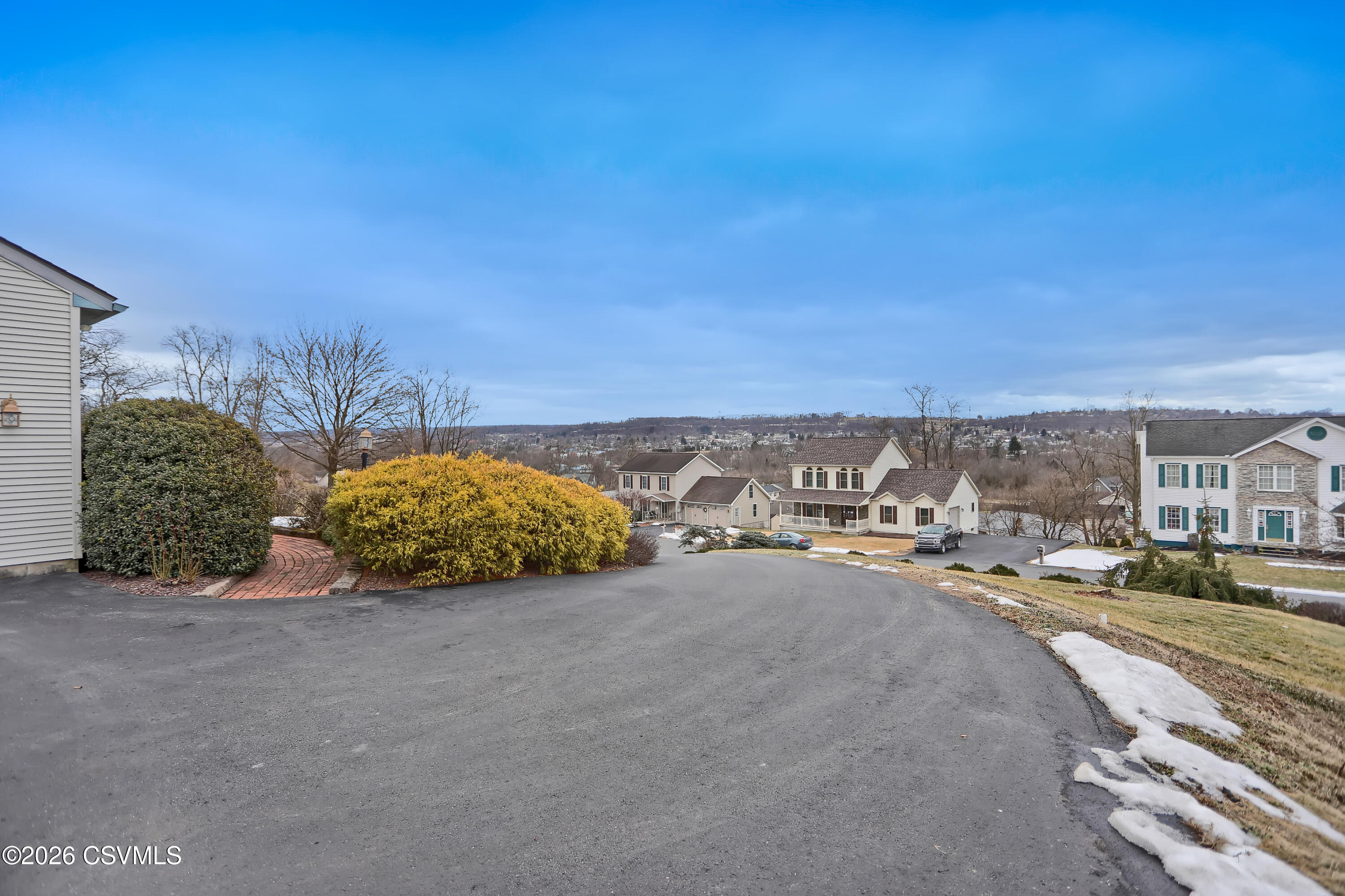 404 DANDEE Drive