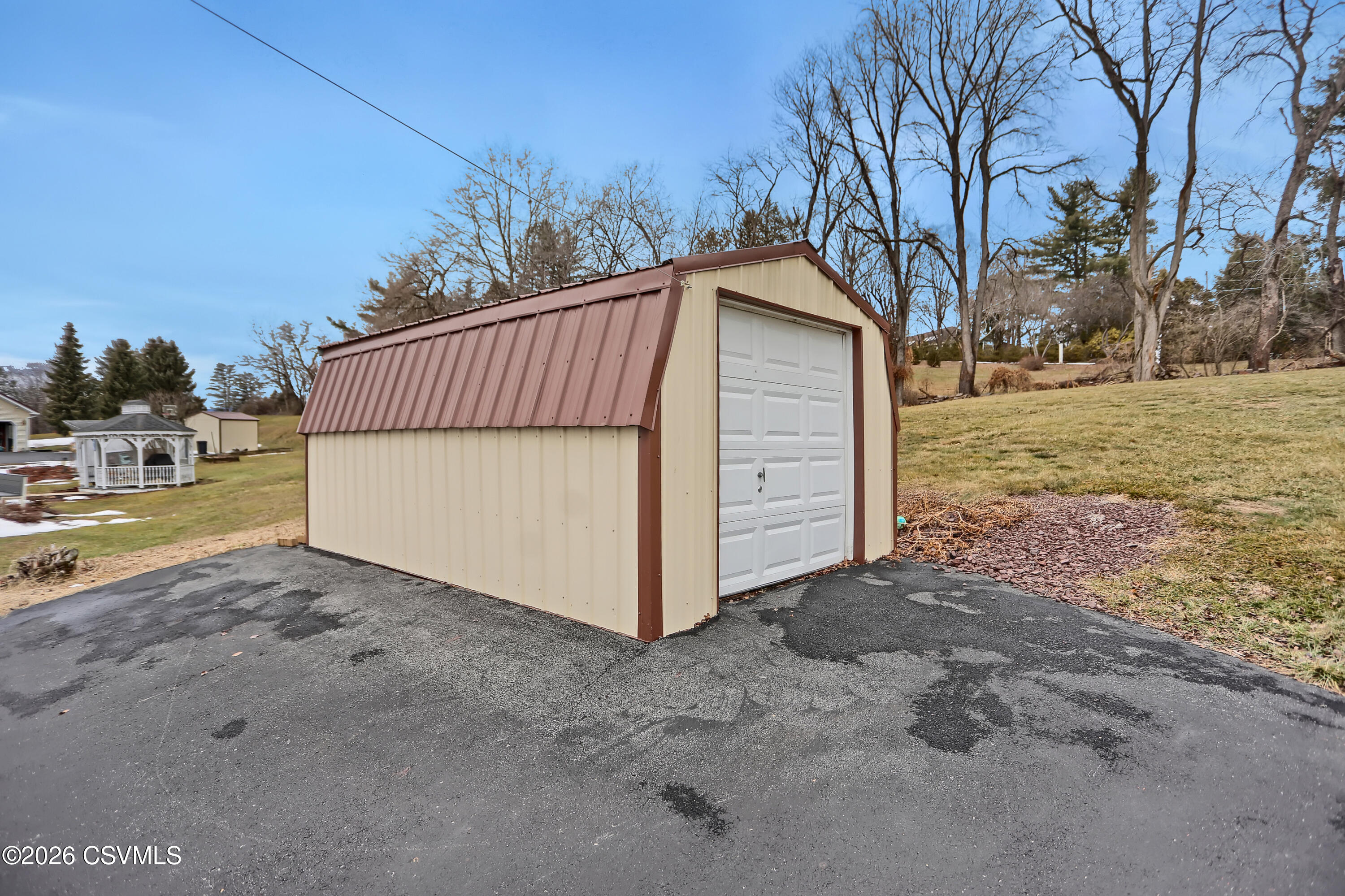 404 DANDEE Drive