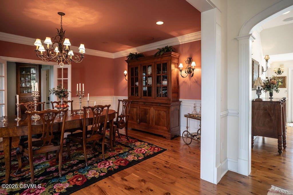 303 JONATHAN Road