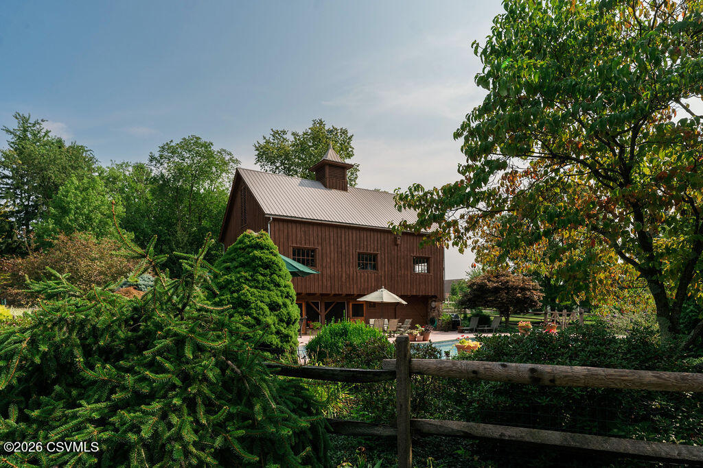 303 JONATHAN Road