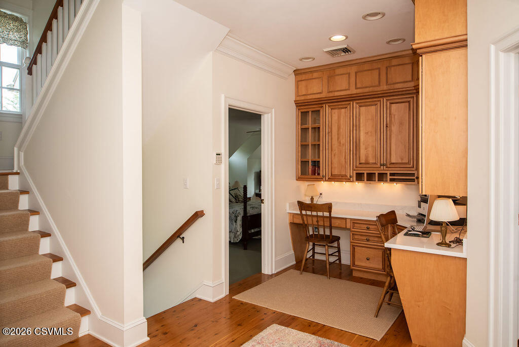 303 JONATHAN Road