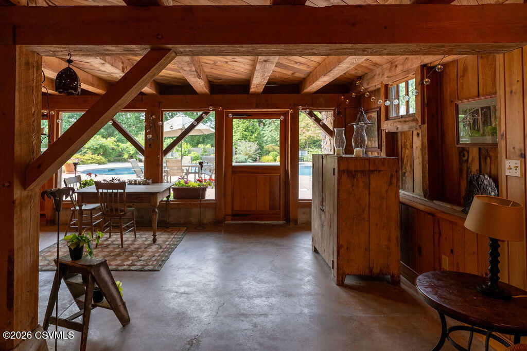 303 JONATHAN Road