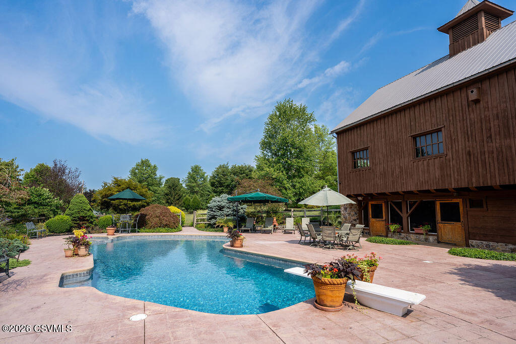 303 JONATHAN Road