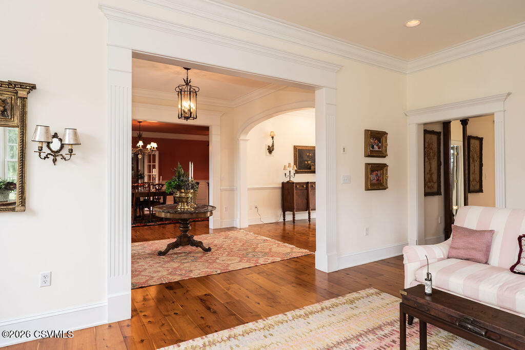 303 JONATHAN Road