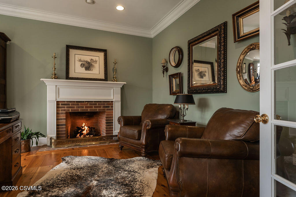 303 JONATHAN Road