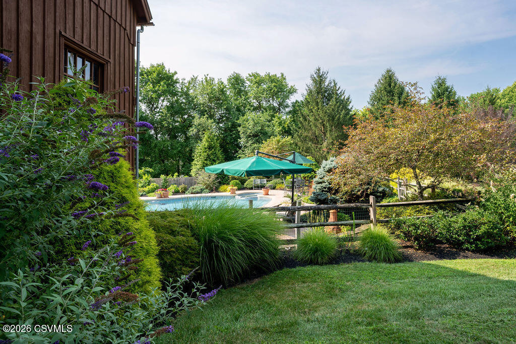 303 JONATHAN Road