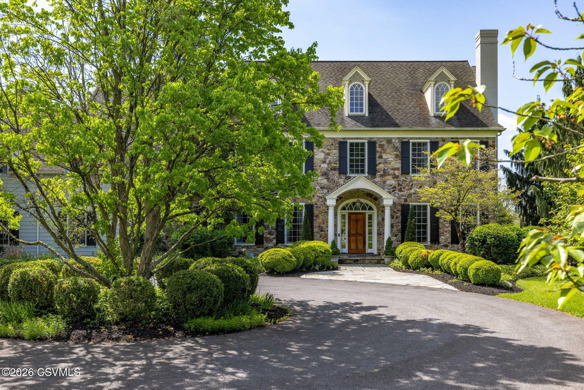 303 JONATHAN Road