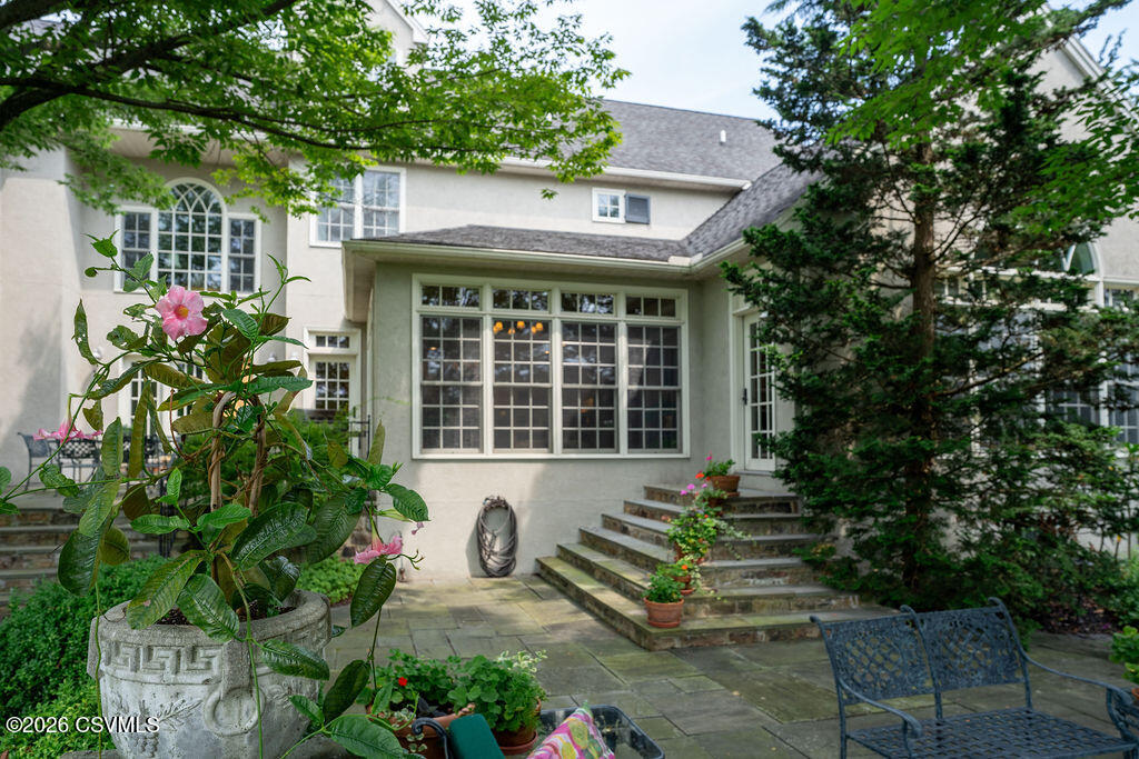 303 JONATHAN Road