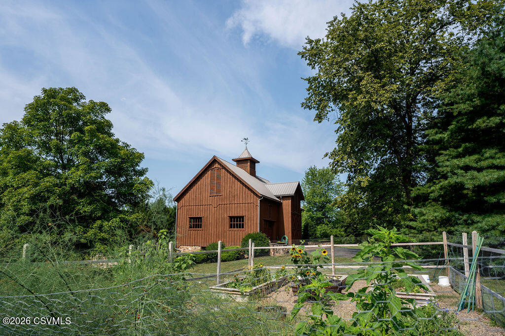 303 JONATHAN Road