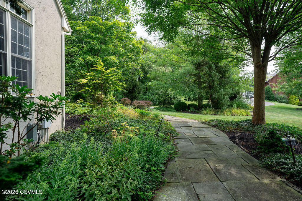 303 JONATHAN Road
