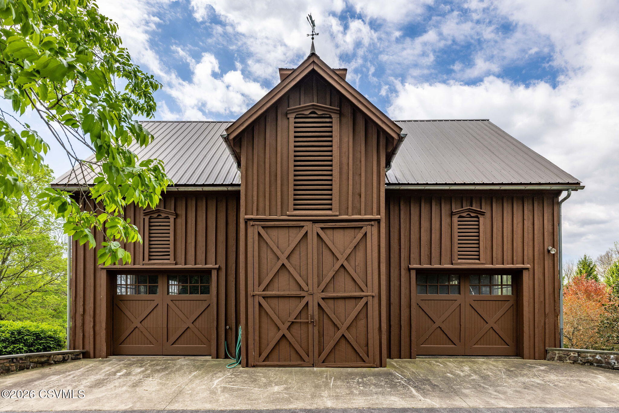 303 JONATHAN Road