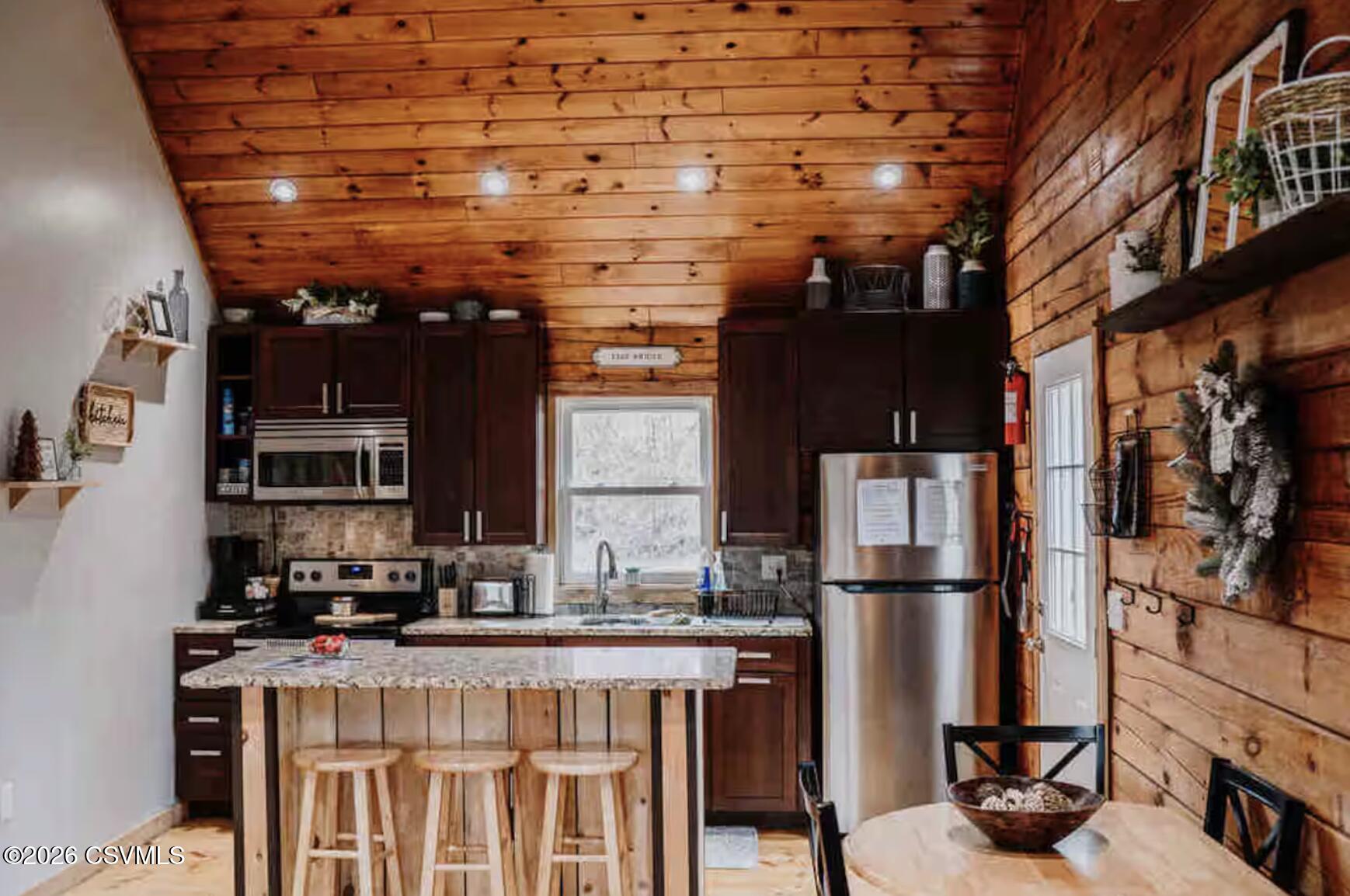 2470 GRAND VALLEY Road