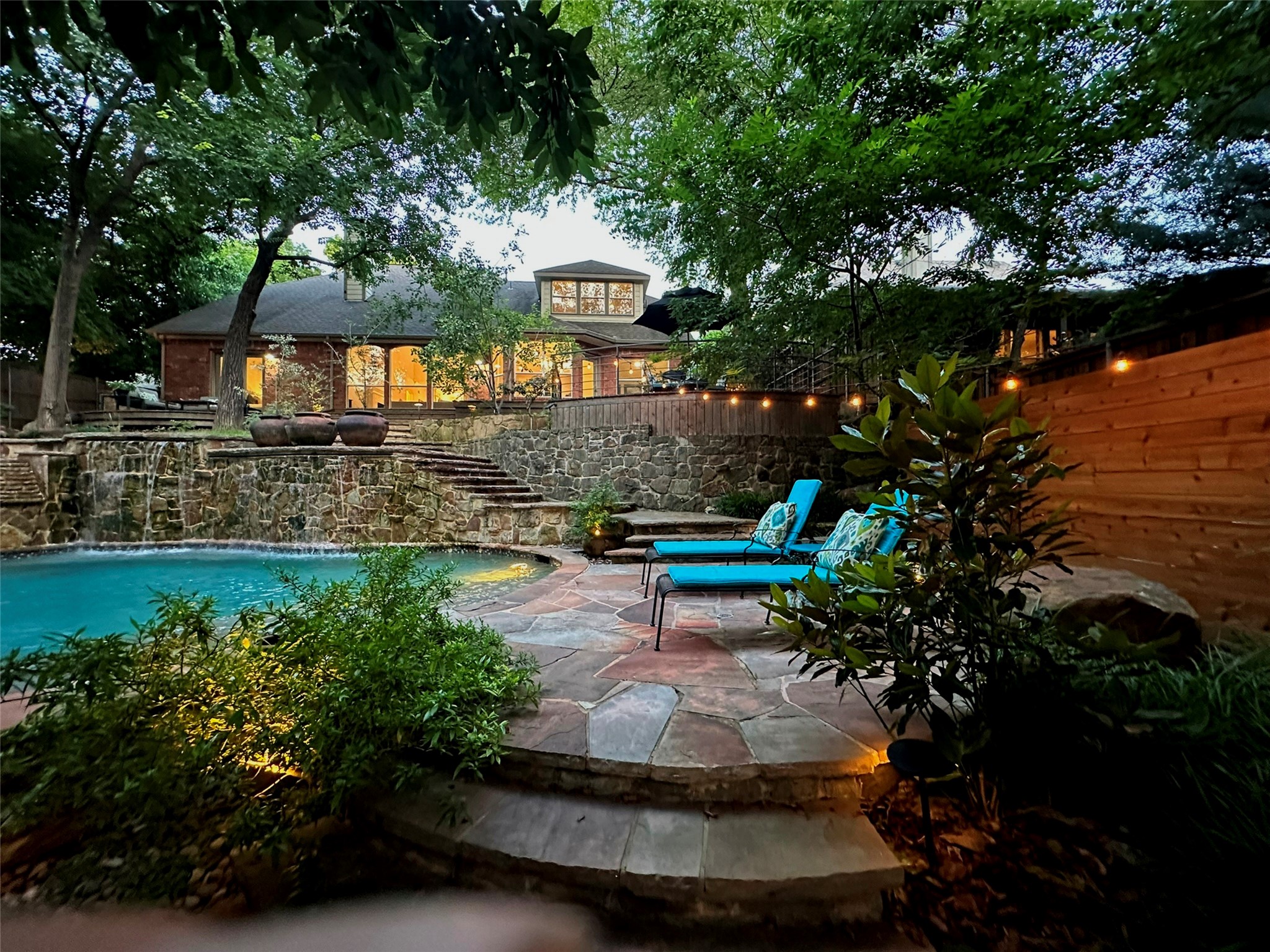 6871 Chantilly Lane