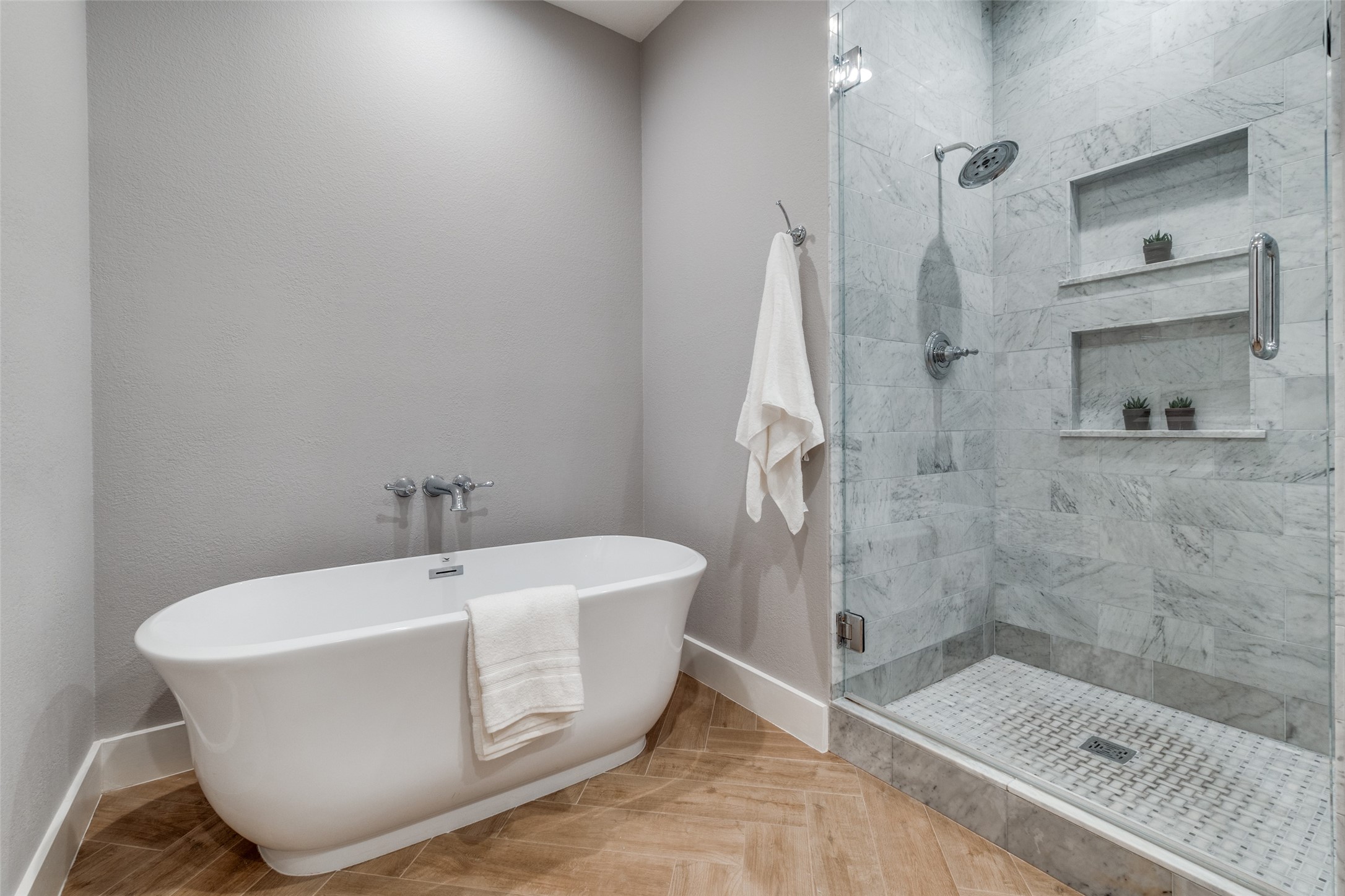 5743 Prospect Avenue 103