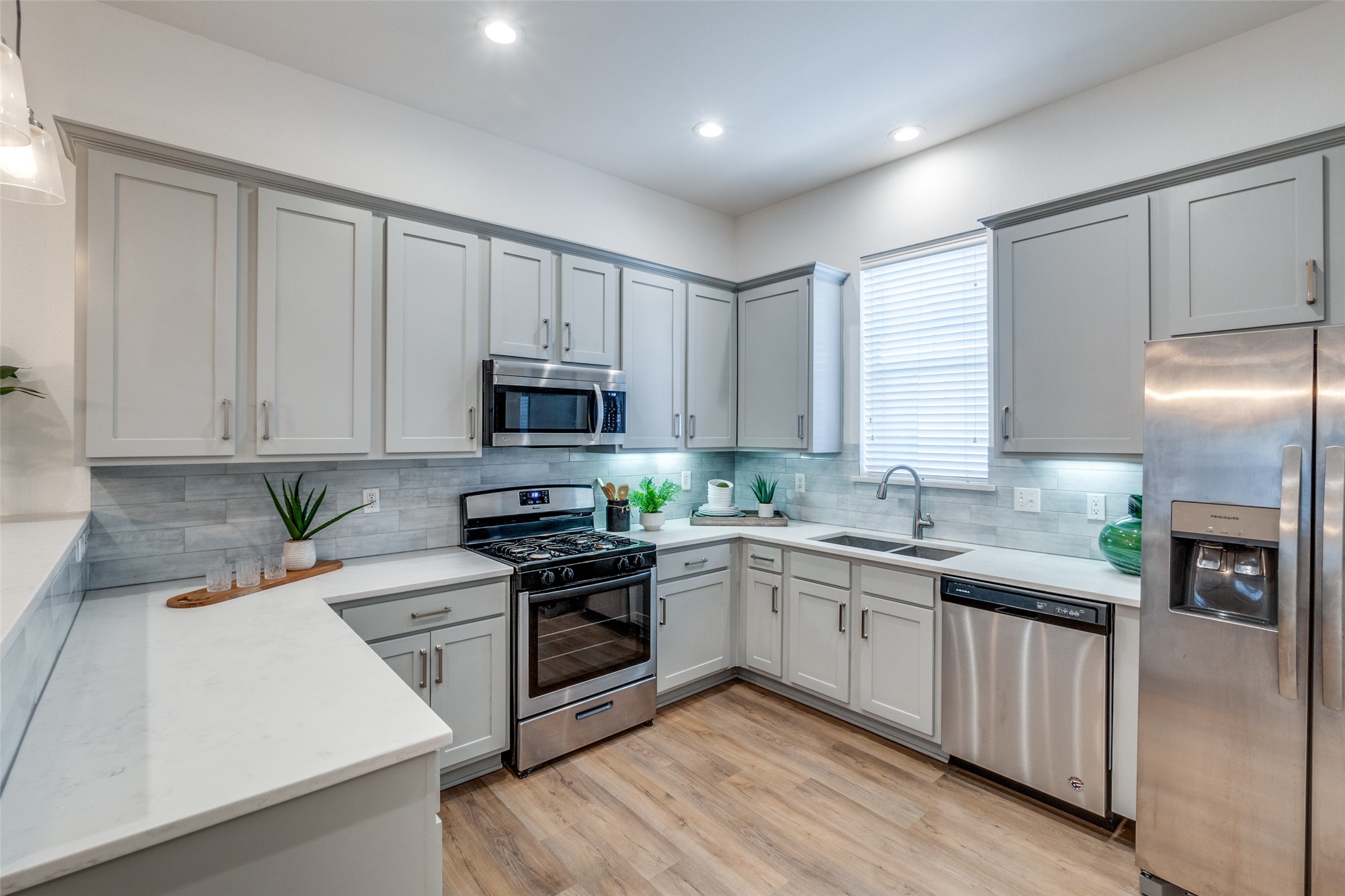 5743 Prospect Avenue 103