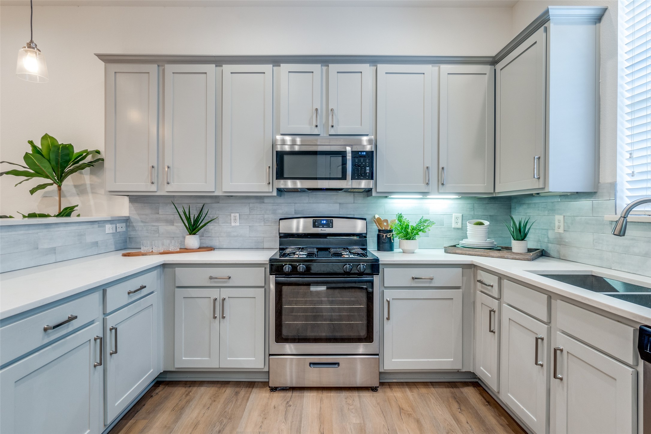 5743 Prospect Avenue 103