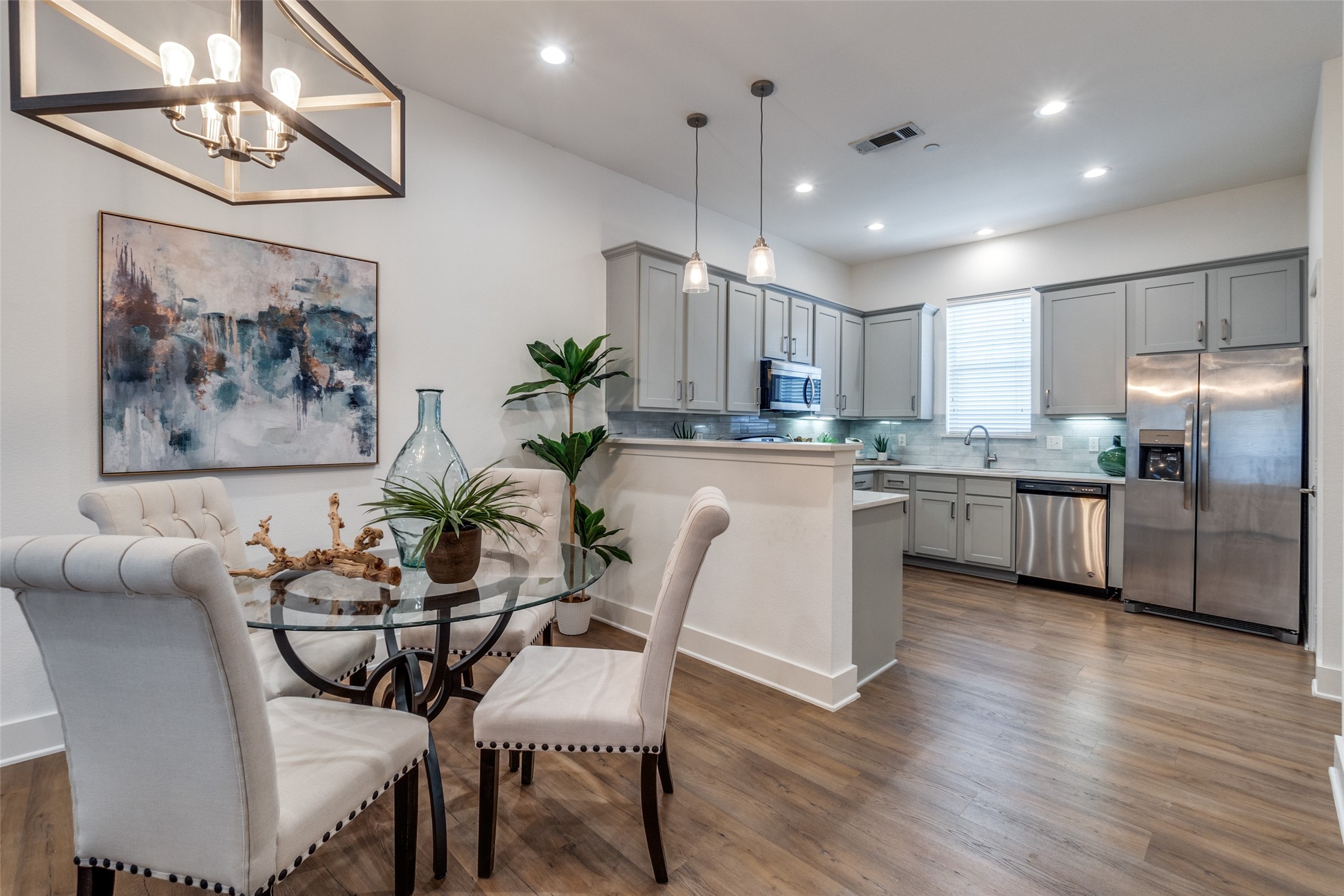 5743 Prospect Avenue 103