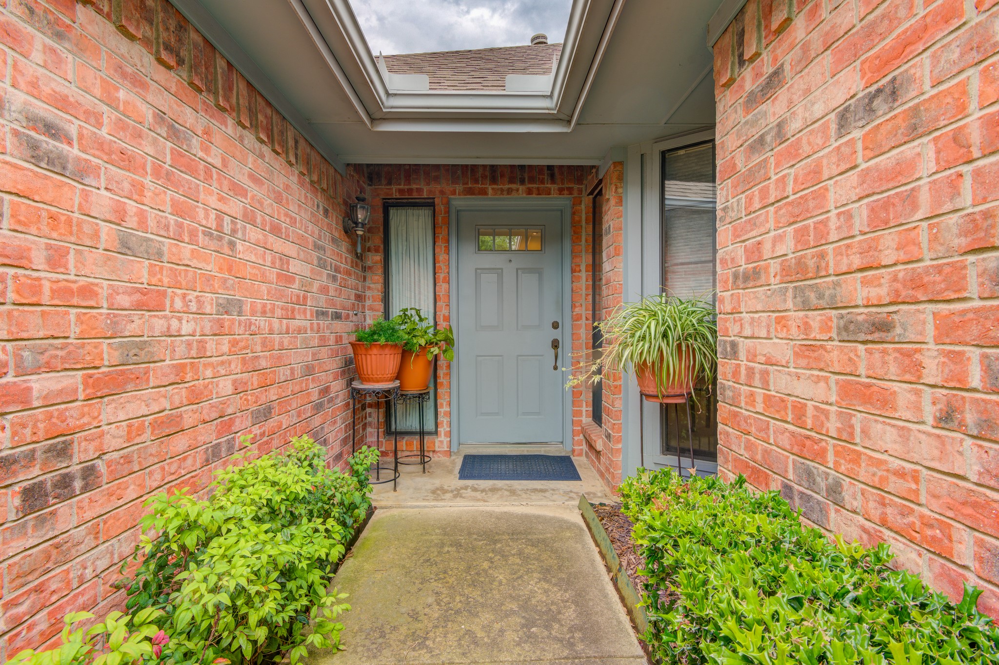 2543 Millcroft Lane
