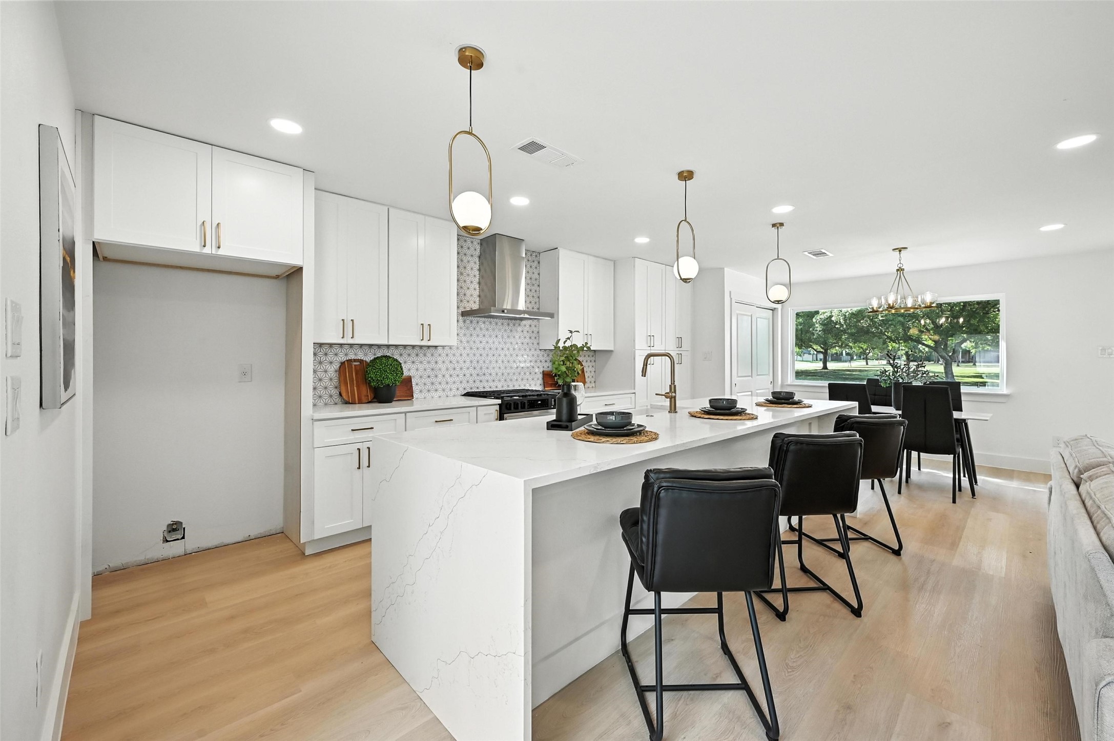 6912 Town North Drive